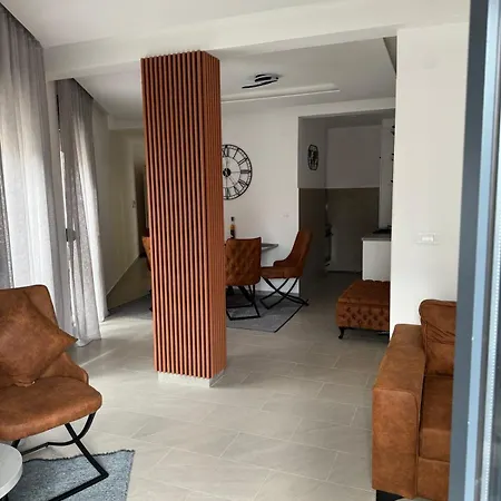 Anna Atina Apartman *